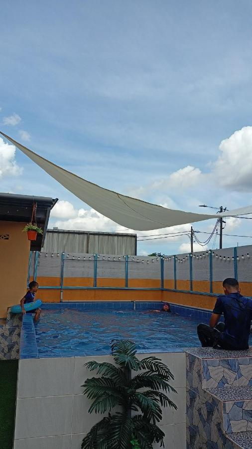 Ns Homestay Private Pool ตานาห์เมราห์ ภายนอก รูปภาพ